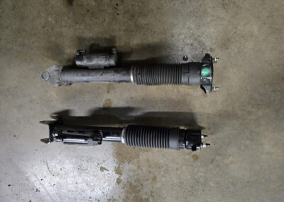 Rear Electronic Shock Absorber Replacement